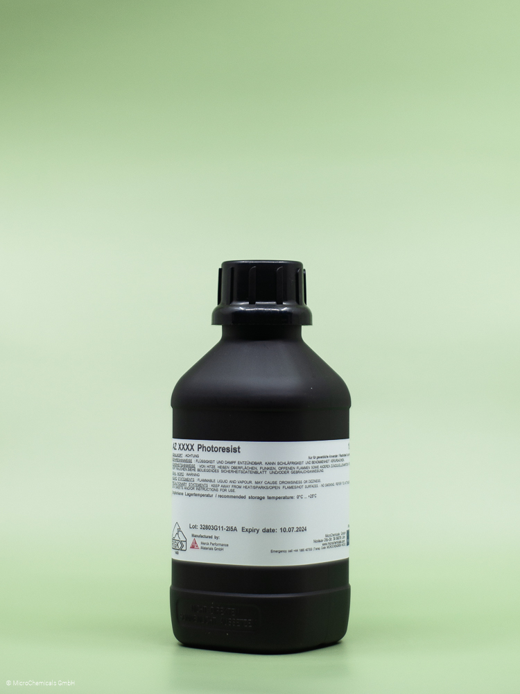240214_MC_Kunststoffflasche_1L_schwarz-2.jpg 240214_MC_Kunststoffflasche_1L_schwarz-2.jpg