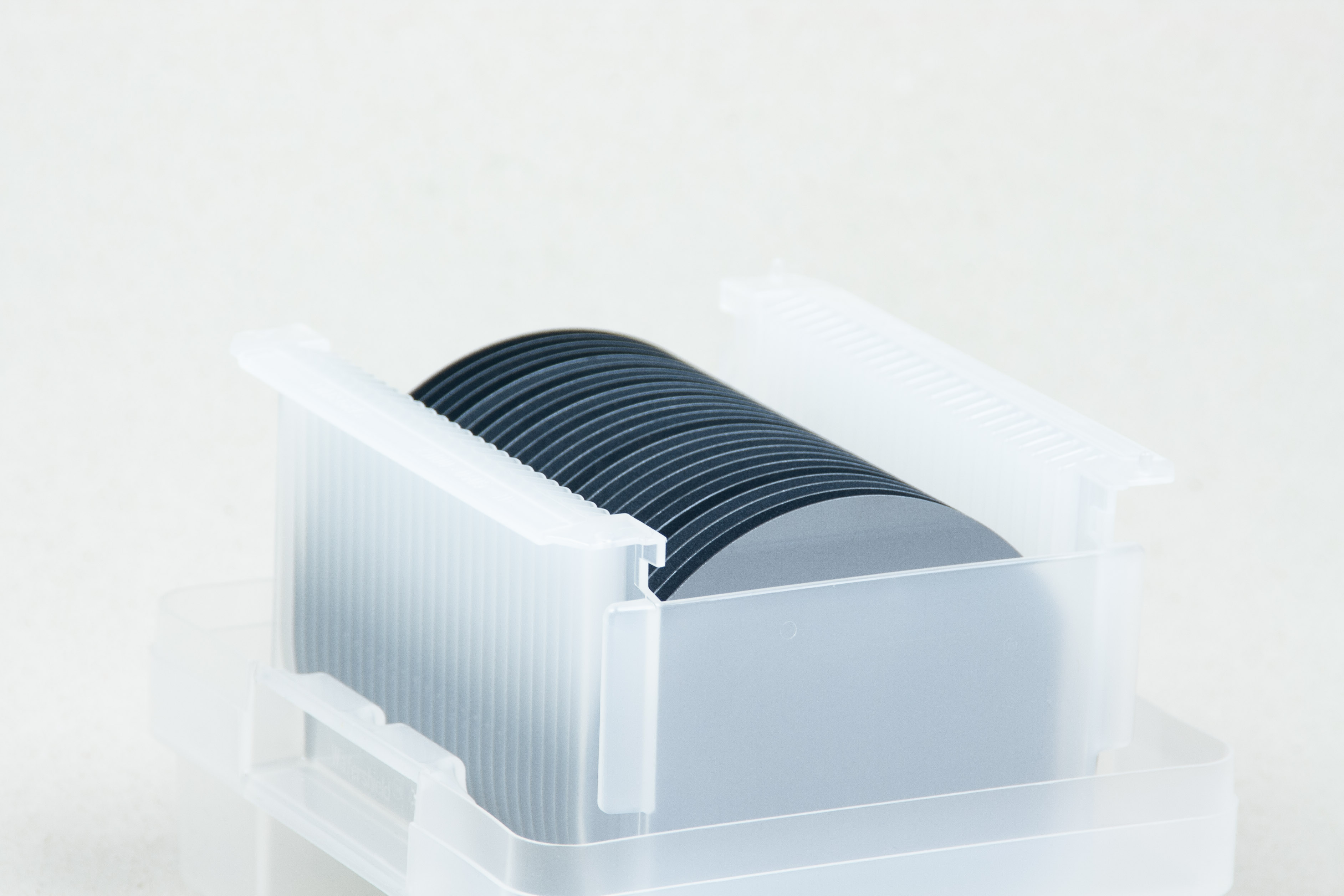 190731_Waferbox_offen_nah_1.jpg 190731_Waferbox_offen_nah_1.jpg